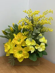 Canasta De Mix De Flores Amarillas