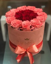 Caja Redonda De Rosas Rojas Y Rosadas