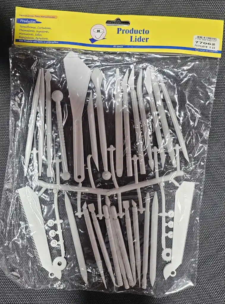 Kit De 28 Ascesorios Plasticos Blancos Para Pasta Flexible Y Porcelanicron Arte Manualidades