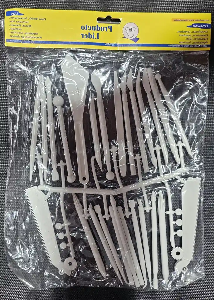 Kit De 28 Ascesorios Plasticos Blancos Para Pasta Flexible Y Porcelanicron Arte Manualidades