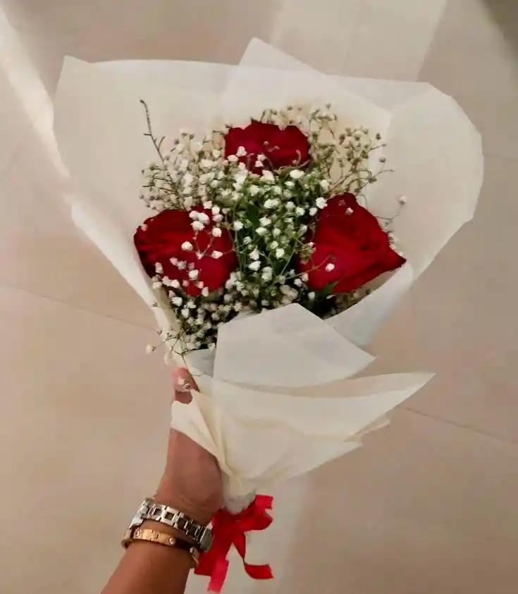 Ramo Clásico De 3 Rosas Rojas 🌹✨