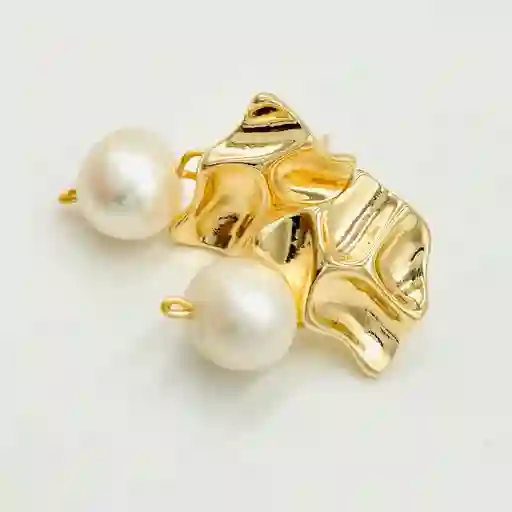 Aretes Textura Dorados Con Perlas