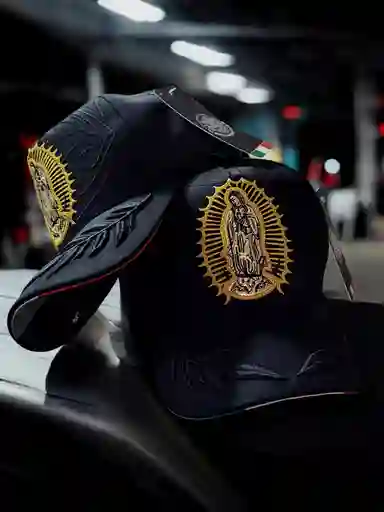 Gorra Especial Virgen Hojas Negras