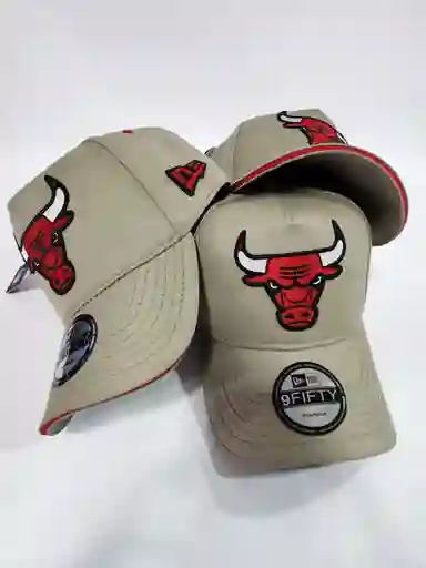 Gorra 1.1 Bulls Beige/roja