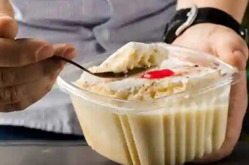 Porcion Torta Tres Leches