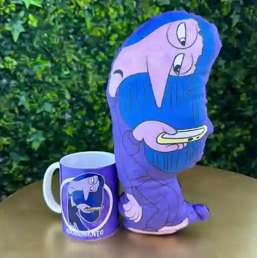 Combo Cojin Mediano De Aburrimiento Intensamente + Mug X 1 Unidad