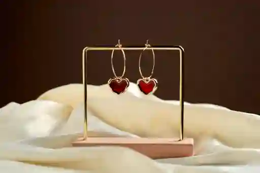 Aretes Amore