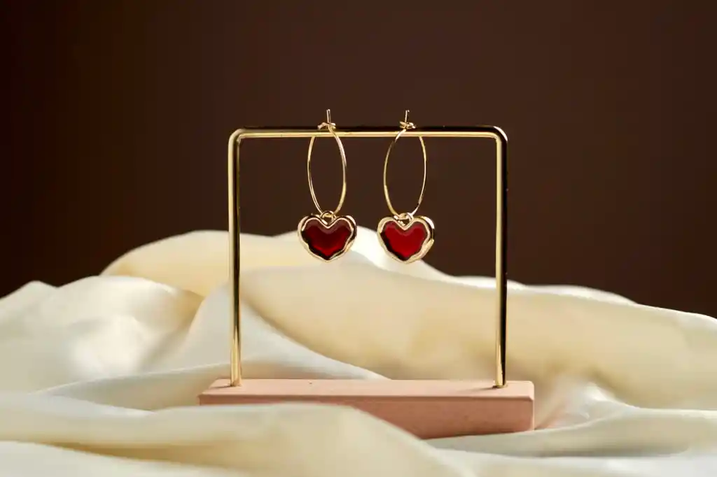 Aretes Amore