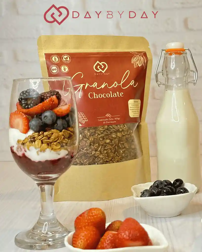 Granola De Chocolate + Mermelada De Frutos Rojos