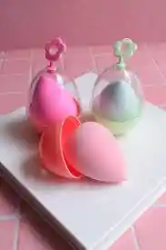🧽 Beauty Blender + Soporte Huevito 🐣 – ¡aplica, Seca Y Decora!