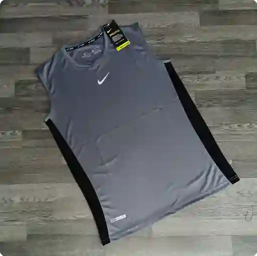 Camisilla Nike