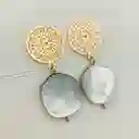 Aretes Dorados Con Nácar Natural