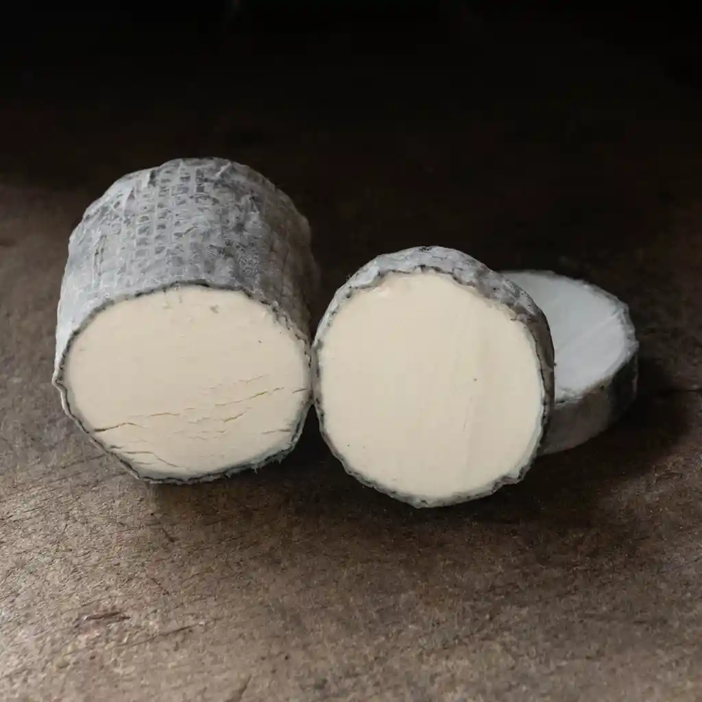 Queso Rulo De Cabra Con Ceniza 160g - Papá Pacho