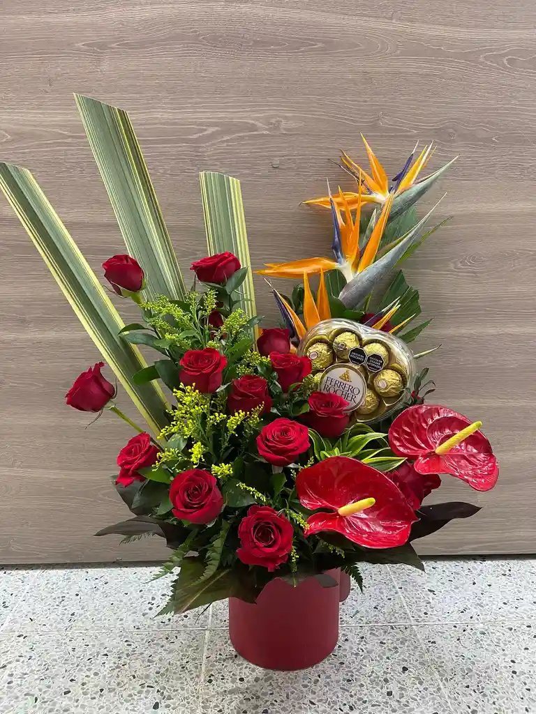 Ramo De Rosas Y Anturios