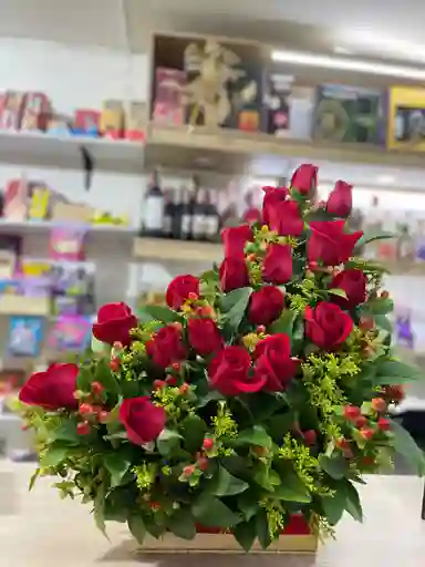 Ramo De Rosas Rojas Y Imperico