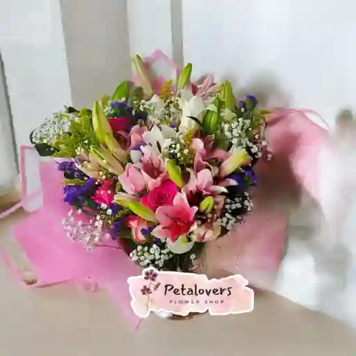 Flores Lirios Y 18 Rosas Surtidas