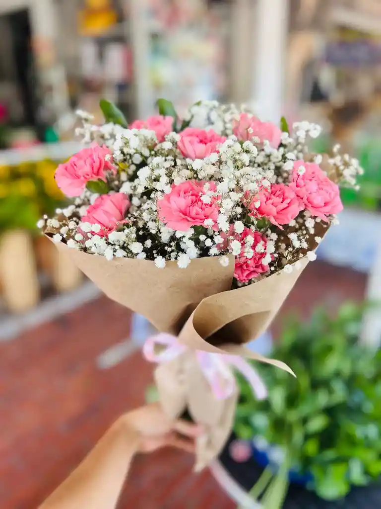 Bouquet De Claveles