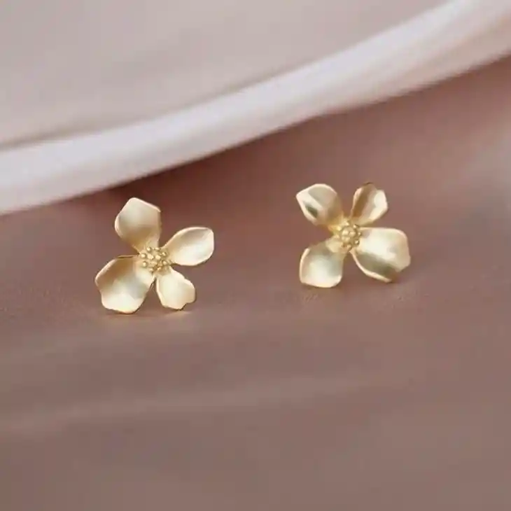 Aretes Flor Dorada
