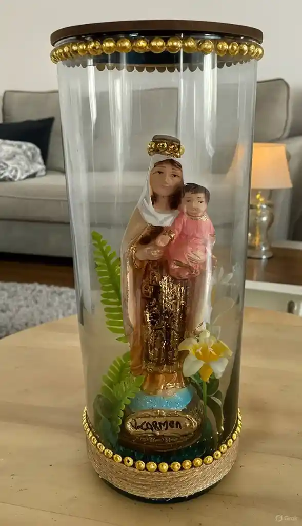 Adorno Virgen Del Carmen En Vaso De Cristal