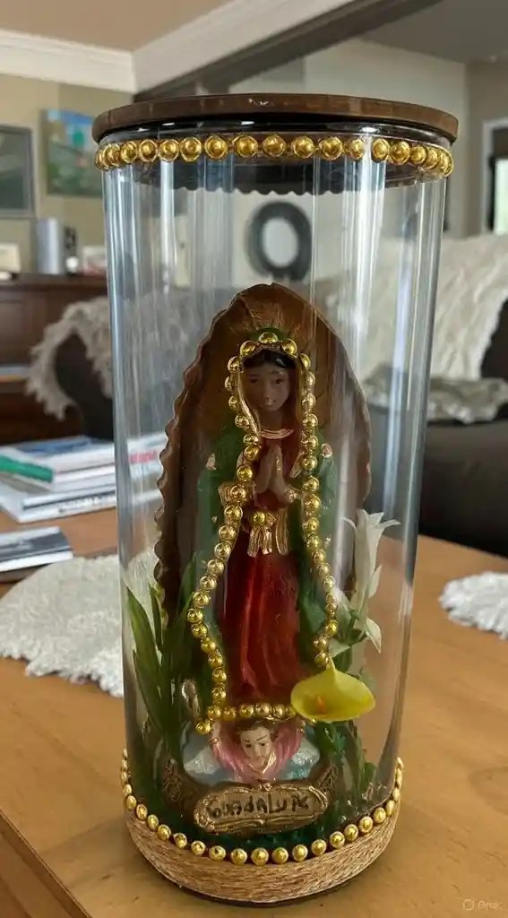 Adorno Virgen De Guadalupe En Vaso De Cristal