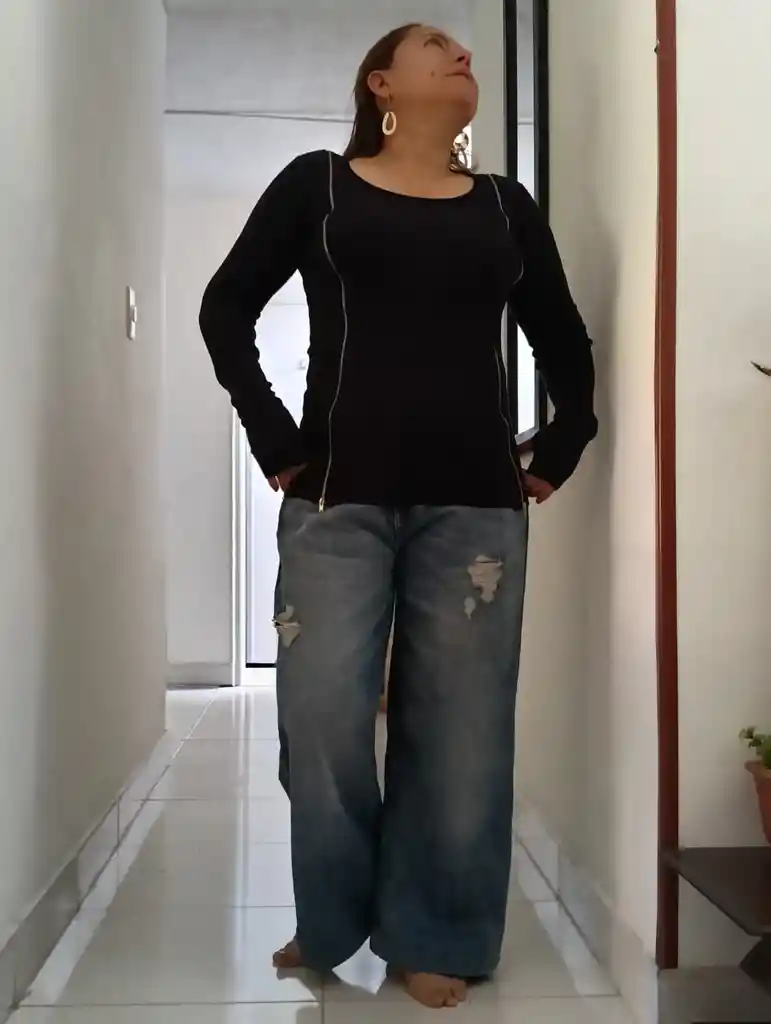 Sweater Cuello V Manga Larga