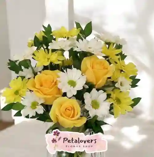 Flores Bouquet De Rosas Amarillas , Margaritas Blancas Y Amarillas