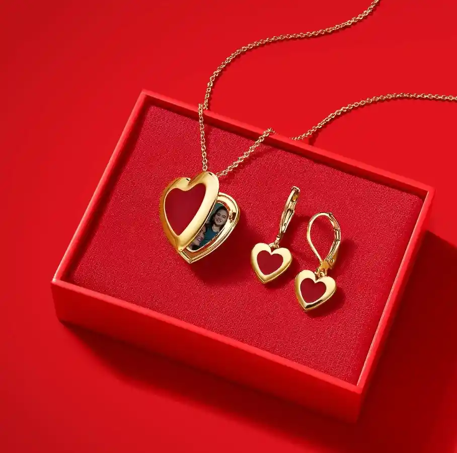 Estuche Collar + Aretes Power Romance