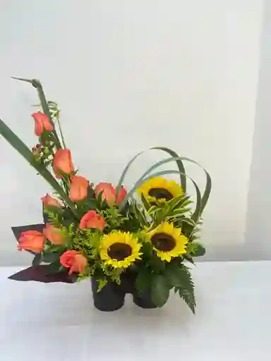 Ramo De Rosas Y Girasoles