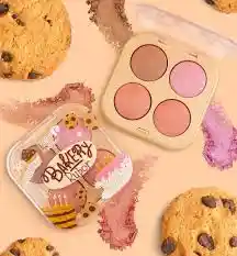 Trendy Contorno Y Rubor Bakery 🍓 – Paleta 4 Tonos Para Rostro Con Efecto Natural Y Dulce 💖