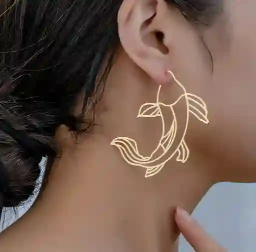 Aretes Grandes Con Forma De Pez Minimalista