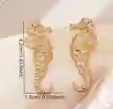 Aretes Caballito De Mar Dorados Con Textura