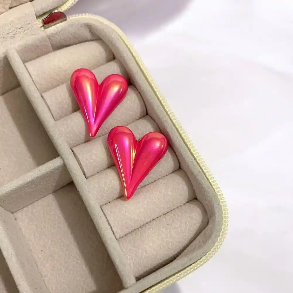 Aretes Topos Corazón Acrílicos Tornasolados Fucsia