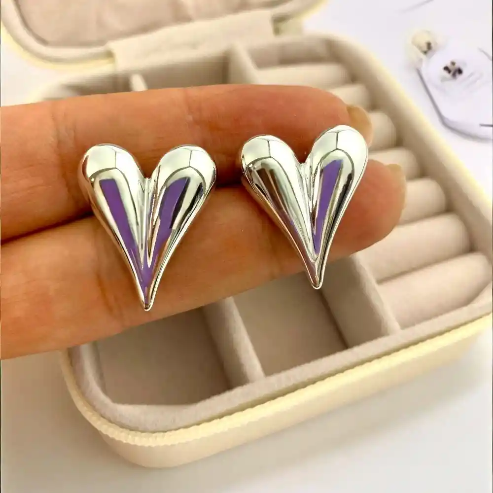 Aretes Corazón Topos Chunky Plateados Para Mujer