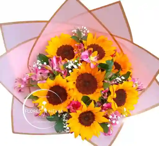 Girasoles Y Rosas En Bouquet