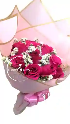 Rosas Fucsia En Bouquet
