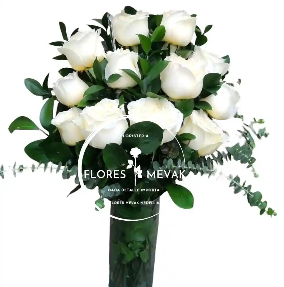 Rosas Blancas En Jarron