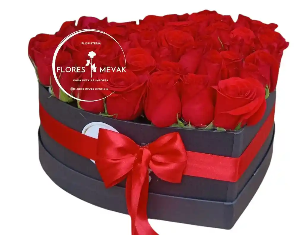 Rosas Rojas En Corazon Luxury