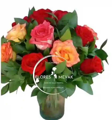 Rosas Privara En Jarrón