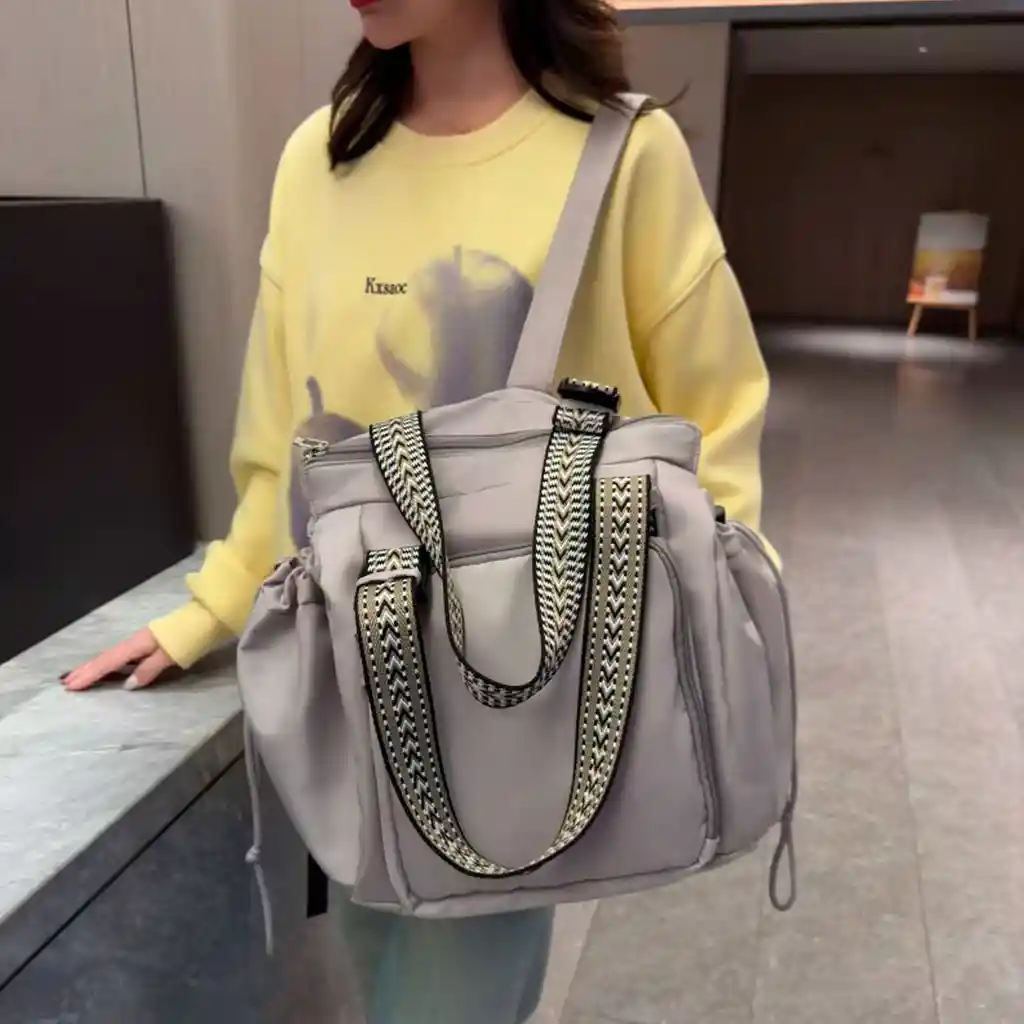 Pañalera Gris Multifuncional De Viaje Bolso-morral, Desplegable Como Cuna, De Gran Capacidad, Múltiples Compartimientos, Hecha En Material De Calidad Impermeable