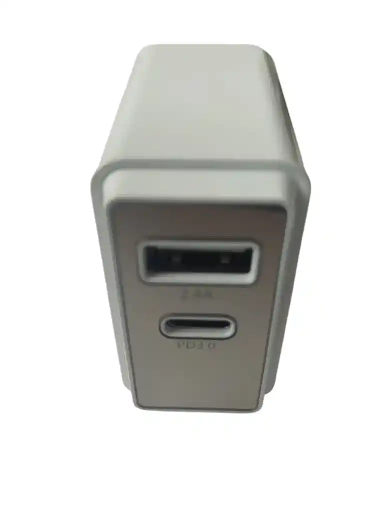Cargador De Pared Con Entrada Dual Usb, Tipo-c En Blanco