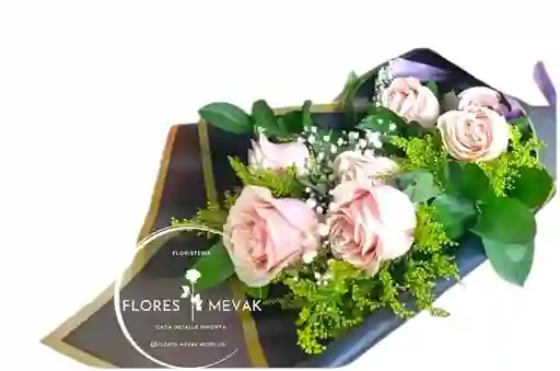 Rosas En Ramillete