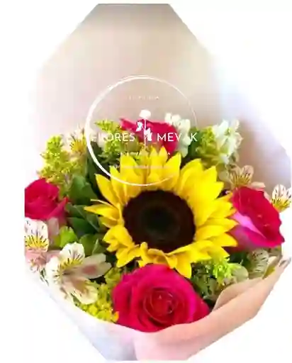 Flores En Bouqet Rosas Rosadas Y Girasol