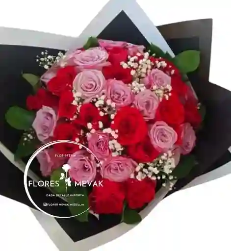 Rosas Lilas Y Rojas- Flores