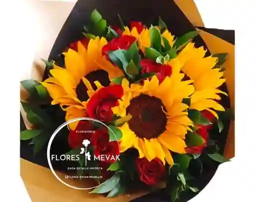 Ramo De Rosas Y Girasoles