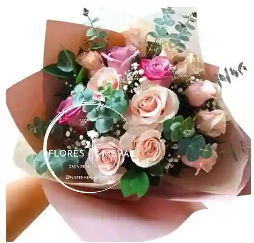 Ramo De Rosas Lilas Y Rosadas