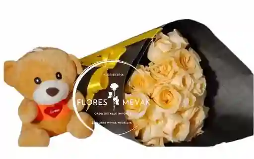 Ramo De Rosas En Cono