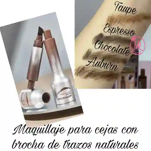 Maquillaje Para Cejas Con Brocha Para Trazos Naturales En El Tono Auburn