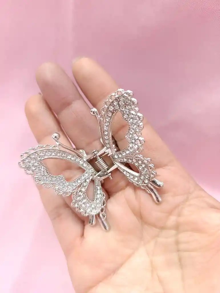 Caimán Metálico En Forma De Mariposa – Elegancia Y Estilo Para Tu Cabello
