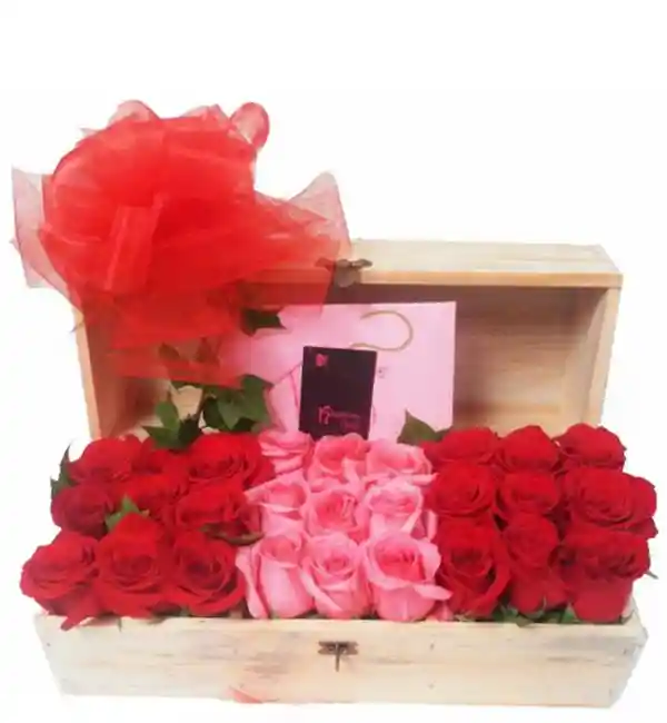 Cofre De Rosas Para Aniversarios