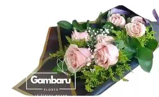 Rosas Rosadas En Ramillete